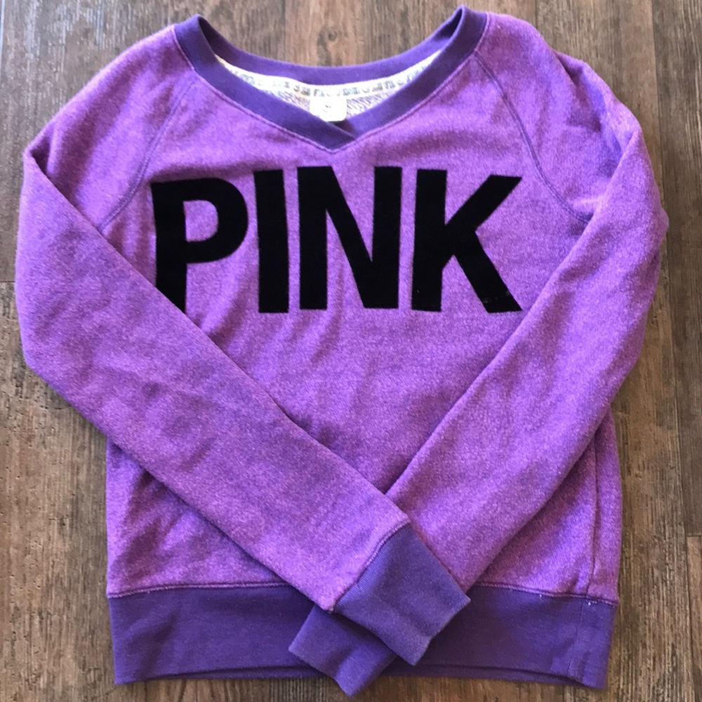 Sweatshirt v neck
